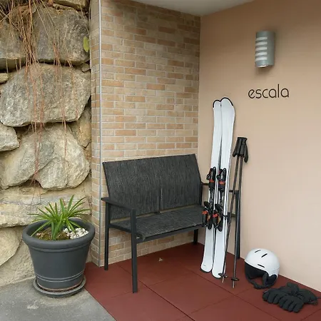 Ξενοδοχείο με διαμερίσματα Escala Fully